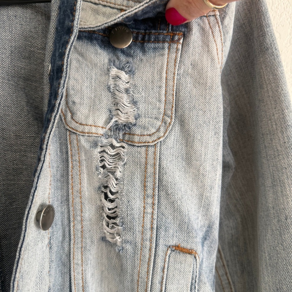 RARE-All About Eve Distressed Denim Jacket Hooded Light Wash Women's Size Medium - Picture 4 of 13
